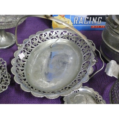 139 - QUANTITY OF SILVER PLATE ITEMS.