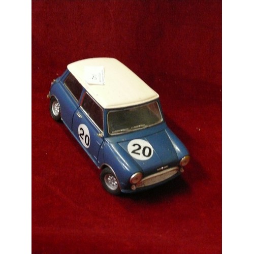 142 - MINI COOPER S 1964 ECH 1/16 MODEL CAR WITH BOX.