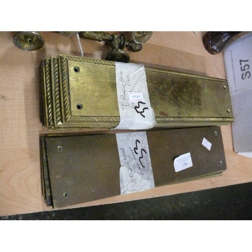 198 - FIVE PLAIN BRASS FINGER PLATES AND SEVEN ROPED EDGE BRASS FINGER PLATES.