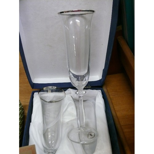 273 - TWO ITALIAN CHAMPAGNE GLASSES IN A PRESENTATION BOX.