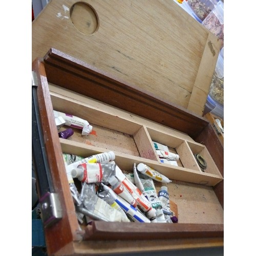 352 - ARTISTS LOT - TABLE TOP EASLE AND WOODEN BOX CONTAINING PAINTS AND VARNISH.