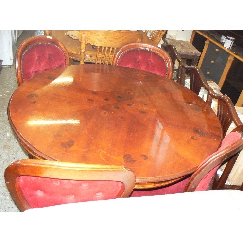 423 - ORNATE ITALIAN STYLE DINING TABLE WITH FOUR CHAIRS UPHOLSTERED IN RED VELOUR, BUTTONED BACK.