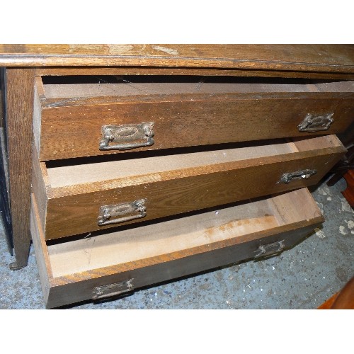 405 - EDWARDIAN OAK THREE DRAWER DRESSING TABLE WITH MIRROR.