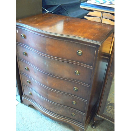 429 - BOW FRONTED FIVE DRAWER CHEST OF DRAWERS.