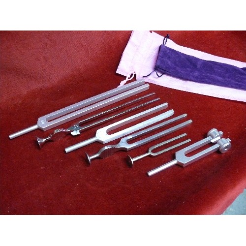 37 - A COLLECTION OF SIX TUNING FORKS. 128 C; 136.10 Hz; 128 Co; 512 C2; 432 Hz; 256 C