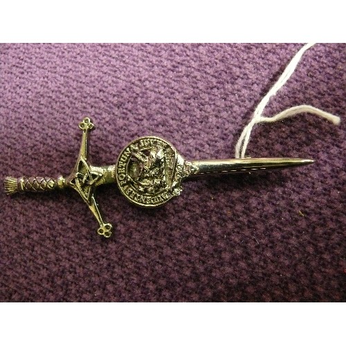 21 - SCOTTISH CLAN KILT BROOCH (Audentes fortuna juvat Fortune favours the bold) FROM THE CLAN CAMPBELL.