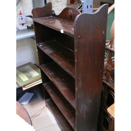 403 - A large oak set of book shelves, circa 1920's / 30's - 150cm x 94cm x 25cm