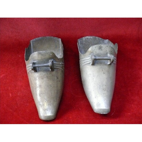 207E - A pair of vintage brass Spanish Conquistador type shoe stirrups