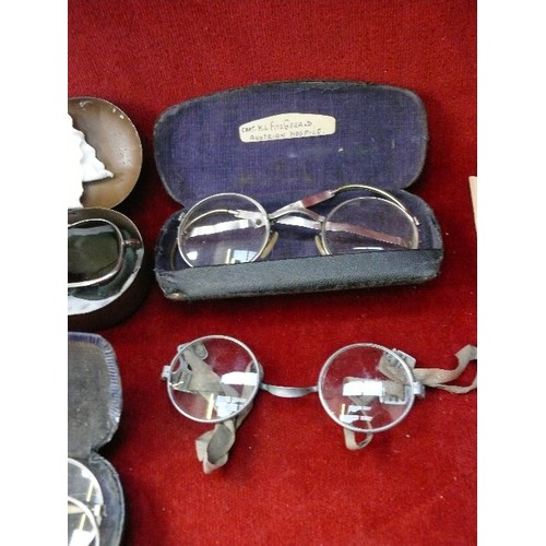 292E - WW2 Anti-Gas Eyeshields in cardboard case  with instructions, 2 pairs of WW2 period spectacles with ... 