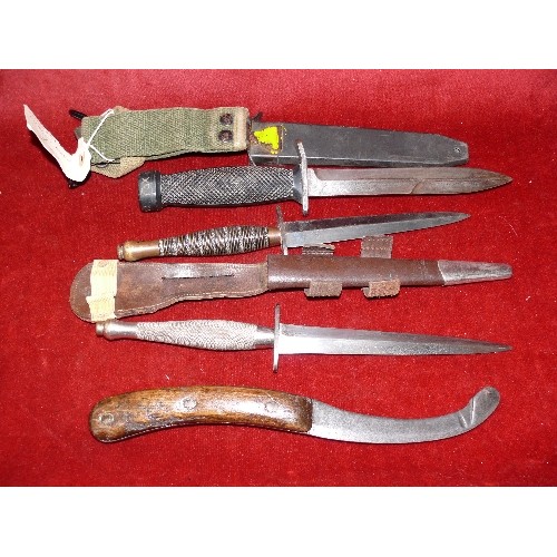 204J - 4 collectors' military knives including : WW2 second pattern commando knife with leather sheath; WW2... 