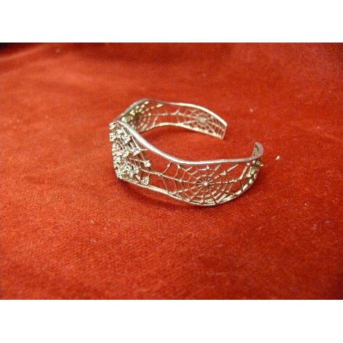 31H - A SILVER SPIDERS WEB BRACELET SPARKLING WHITE STONES