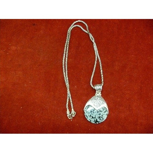 31G - LARGE SILVER PENDANT ON CHAIN.  THIS DESIGNER PIECE MADE BY A FAMOUS ARTIST DESIGNER IN BALI. THE PE... 