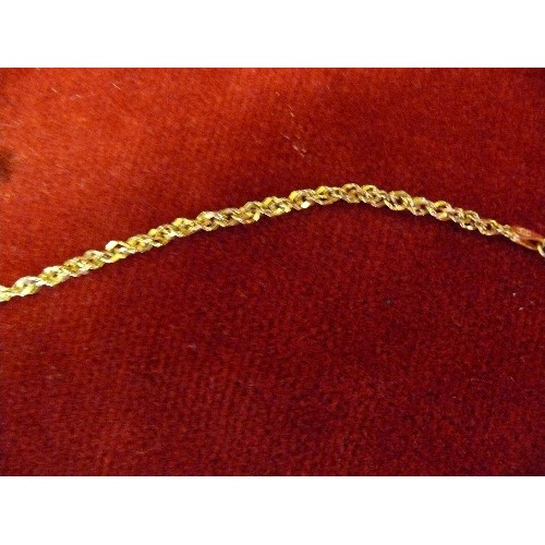 17M - A 9ct GOLD CHAIN 29 INCHES WEIGHT 3.83gr