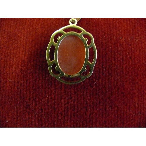 37 - A 9ct GOLD CAMEO PENDANT, WEIGHT 2.91gr