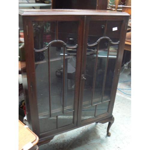 401 - A 1920's mahogany display 