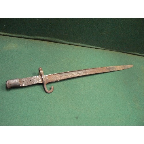 204A - Rare Japanese bayonet, no legible markings but appears to be Type 30 1897 model - blade length 44cm