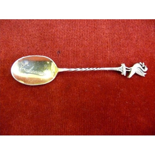 44A - 4 vintage spoons including : Indian silver 