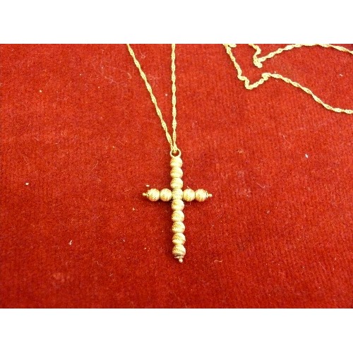 17B - A FINE EXAMPLE OF ITALIAN FASHION JEWELLERY 9ct GOLD CROSS AND A 19 INCH GOLD CHAIN WEIGHT 3.81gr