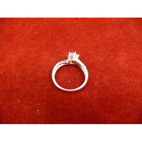 13D - A 14ct WHITE GOLD RING SOLITAIRE LARGE WHITE STONE SIZE Q WEIGHT 4.59