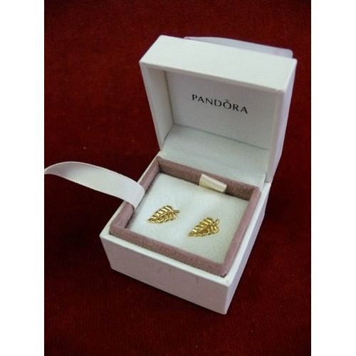 34A - Pair 9ct gold leaf earrings in a Pandora box