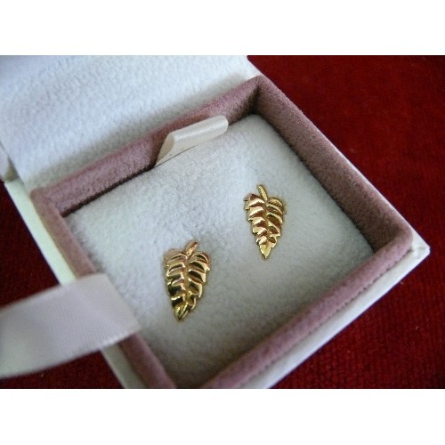 34A - Pair 9ct gold leaf earrings in a Pandora box