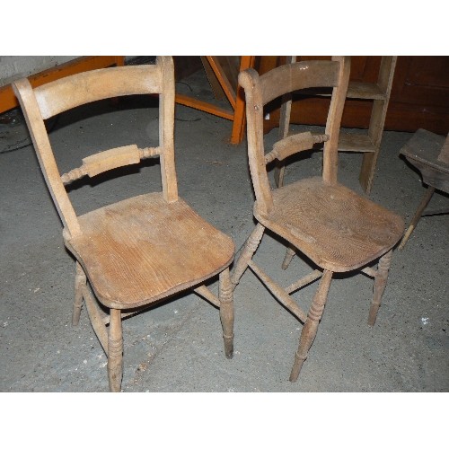 311 - A good pair of Victorian Oxford Bar Back kitchen chairs with elm seats - good sturdy chairs