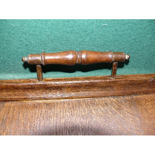 334 - An Edwardian oak tray and a writing slope or clerk's desk with internal drawers and pen box