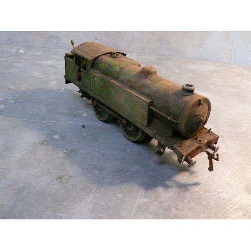 453 - Vintage 0 gauge tinplate clockwork locomotive with LNER 1784 logo missing some wheels - probably Hor... 