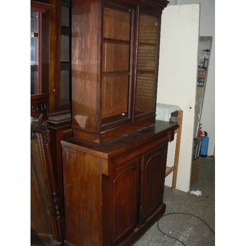 439 - Victorian mahogany chiffonier sideboard with panelled doors  and a drawer, with bookcase top