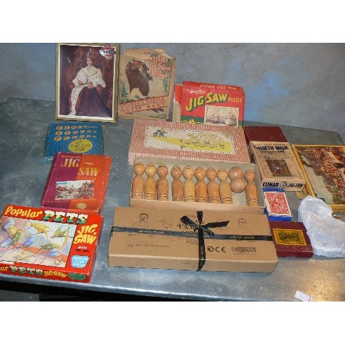 245 - Vintage board games, jigsaws & cards. Includes:  trading Game of PIT by Parker Bros, Salem, USA c 19... 