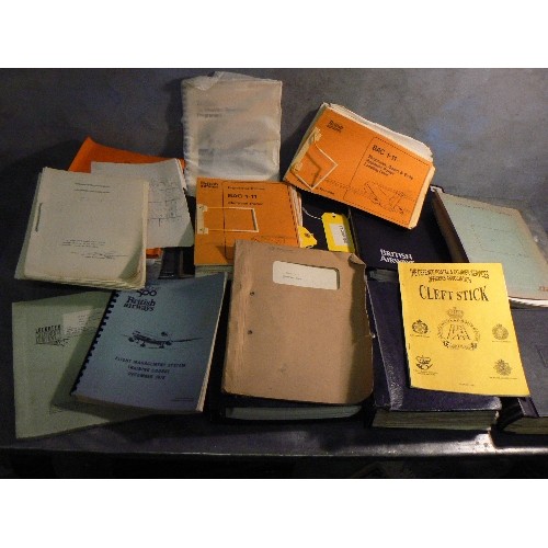 276A - Large quantity of aviation books, flying manuals and training notes. Includes : Comet C Mk.4C Aircra... 