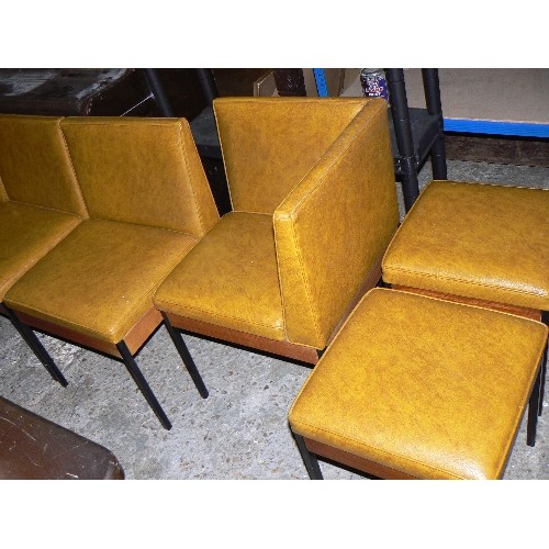 433A - Mid Century modular suite including 4 seats with backs, one of which is a corner seat, and two stool... 