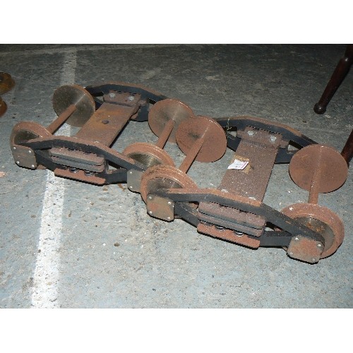 461 - A pair of 7 1/4 inch bogies