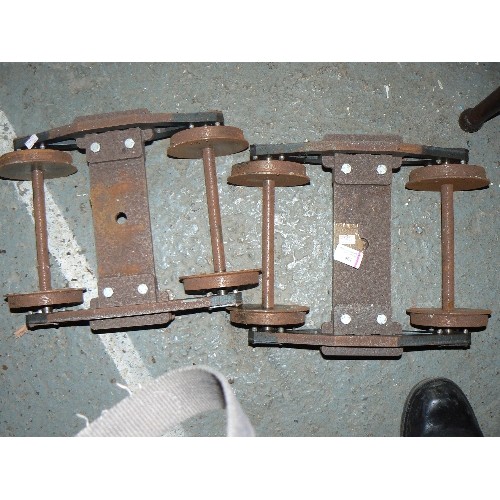 461 - A pair of 7 1/4 inch bogies