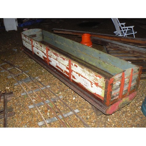 468A - Vintage 7 1/4 inch bogie wagon on metal frame with wooden sides - missing floor