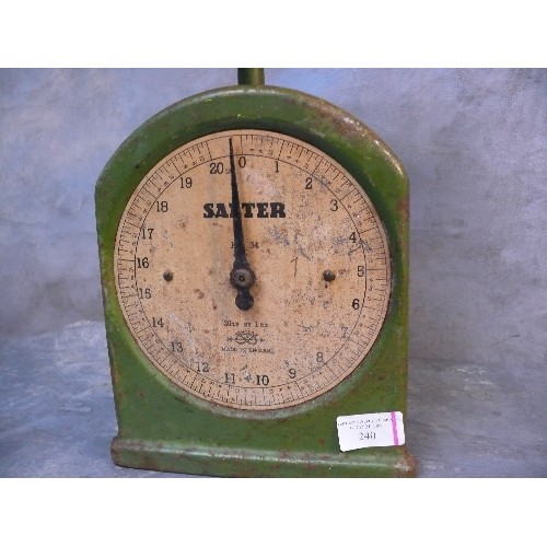 240 - Vintage Salter's kitchen scales 20lb by 1 oz with their original brass pan.