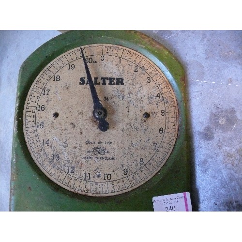 240 - Vintage Salter's kitchen scales 20lb by 1 oz with their original brass pan.