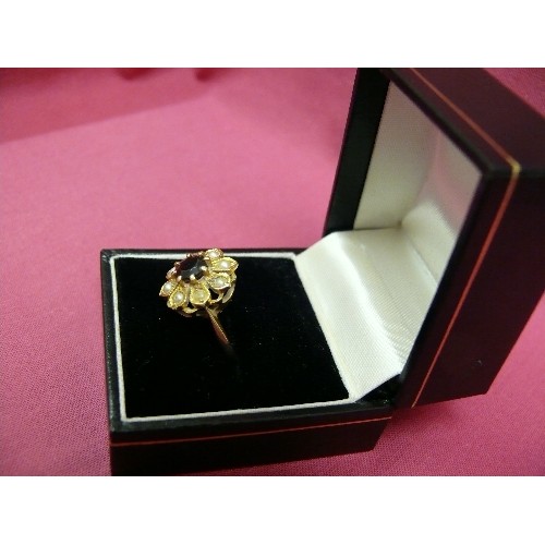 14 - A REAL RETRO DESIGNER PIECE, A 9CT GOLD RING WITH CLUSTER OF PEARLS LOVELY DEEP RED GARNET WEIGHT 3.... 