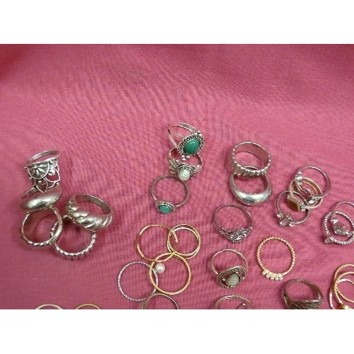 19 - QUANTITY OF 'SILVER' METAL DRESS RINGS.