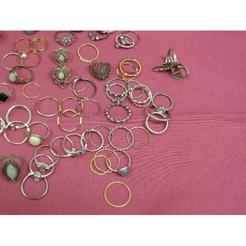 19 - QUANTITY OF 'SILVER' METAL DRESS RINGS.