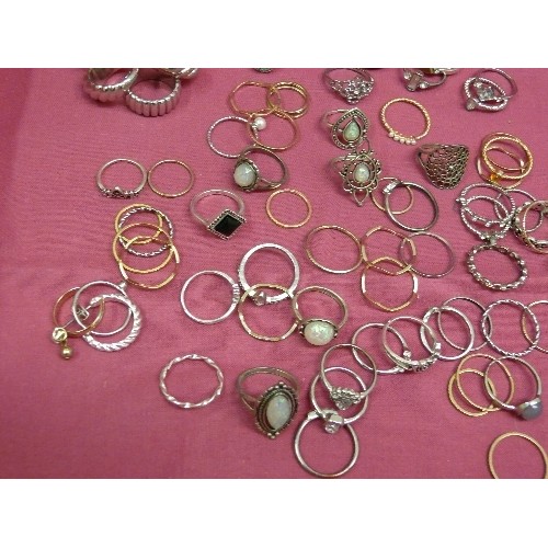 19 - QUANTITY OF 'SILVER' METAL DRESS RINGS.