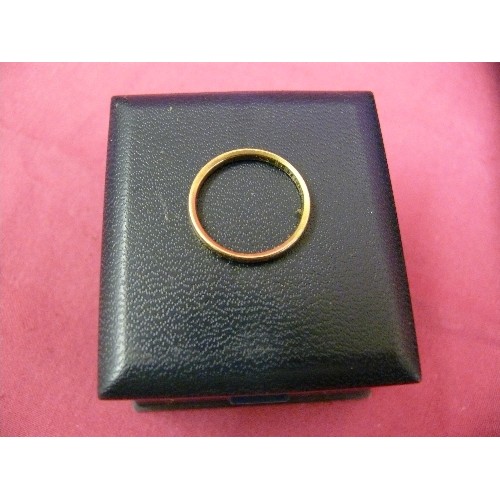 27 - A 9CT GOLD WEDDING BAND SIZE M WEIGHT 1.58GR.