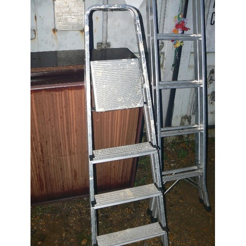 539 - FOUR STEP ALUMINIUM LADDER BY BELDRAY.