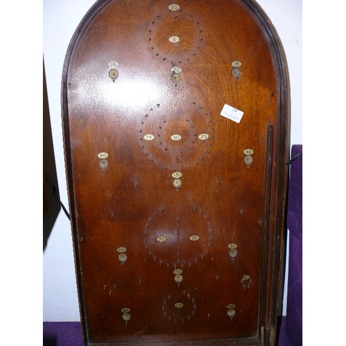 129 - VINTAGE BAGATEL BOARD WITH MARBLES.