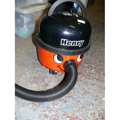 HENRY VACUUM CLEANER