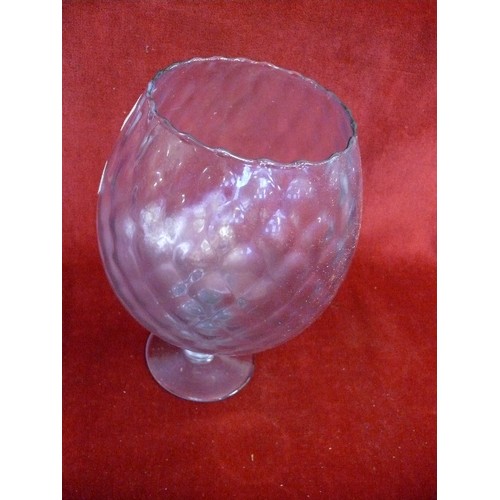 324 - LARGE DECORATIVE BRANDY GLASS.