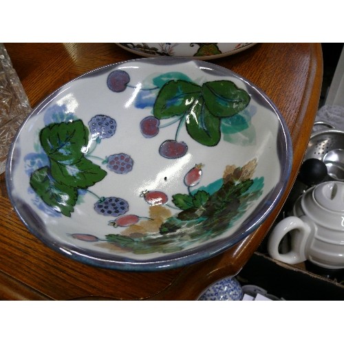 442 - HIGHLAND STONEWARE BOWL AND TWO BLUE CERAMIC SPHERES.