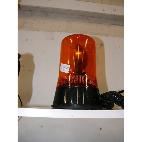 92 - AMBER BREAKDOWN WARNING LIGHT WITH 12V LEAD