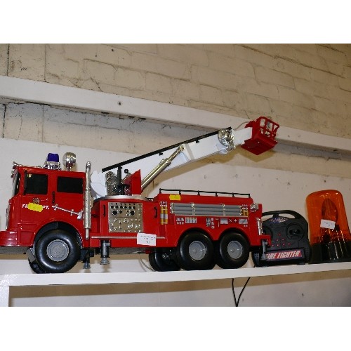 93 - LARGE TOY REMOTE CONTROL FIRE ENGINE