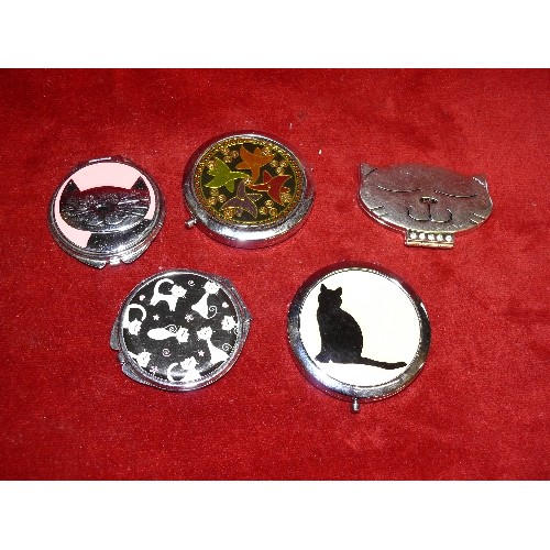 99 - NICE COLLECTION OF DECORATIVE COMPACTS MOSTLY CAT THEMED.